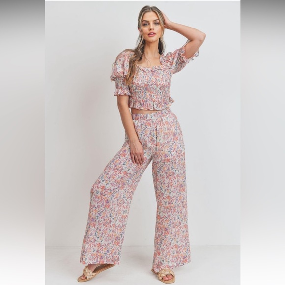 Ditsy Floral Ruffle Smocked Crop Top Matching Set - Picture 2 of 9